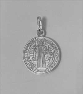 Medalla San Benito en plata de ley.

Tamaño: 8mm