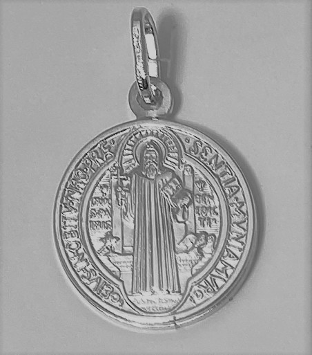 Medalla San Benito en plata de ley. 30mm