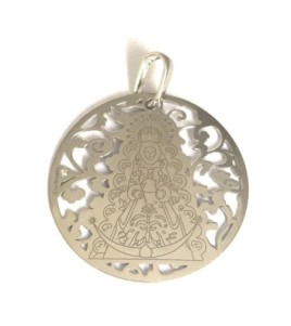 Medalla Virgen del Rocio en plata de ley y diamante. Tamaño 35mm