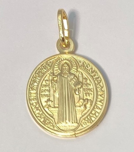 Medalla San Benito en plata de ley cubierta de oro de 18kt.

Tamaño: 18mm