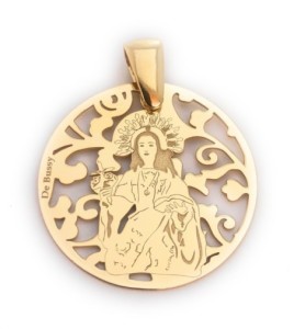Medalla de La Santa de Totana en plata de ley cubierta de oro de 18kt. Tamaño 25 mm