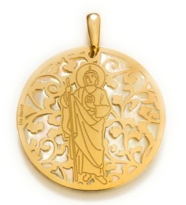 Medalla San Judas Tadeo en plata de ley 925mm cubierta de oro de 18kt y nácar.

Tamaño 35mm
