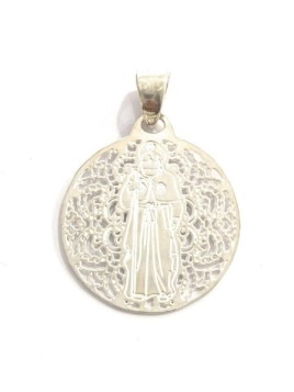 Medalla del Apóstol Santiago realizada en plata de ley 925. 

Tamaño: 25mm (sin incluir reasa)