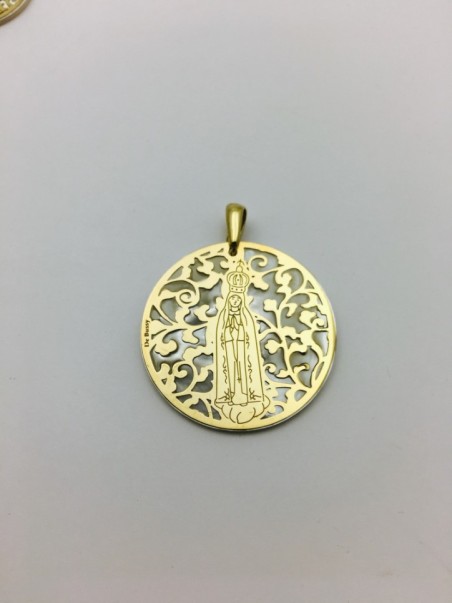 Medalla Virgen de Fátima en Plata de Ley con baño de oro y nácar. 35mm